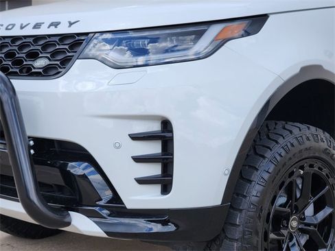 Used 2024 Land Rover Discovery Dynamic SE image 9