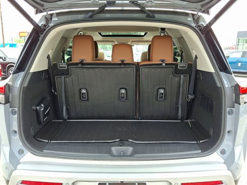 Certified 2023 Nissan Pathfinder Platinum w/ Black Appearance Package image 32