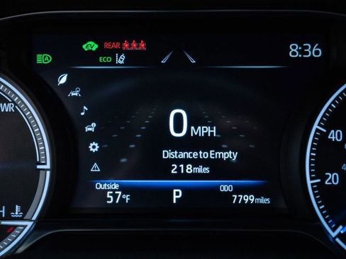 Used 2024 Toyota Venza XLE AWD/4WD image 18