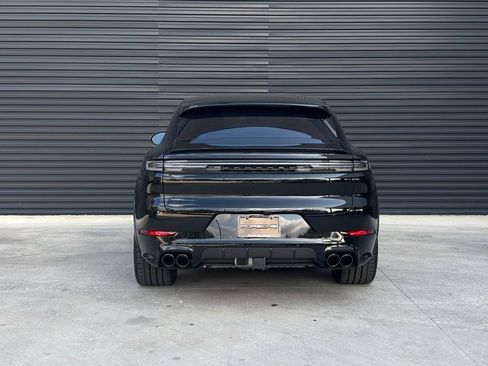 Certified 2025 Porsche Cayenne GTS w/ Technology Package image 6