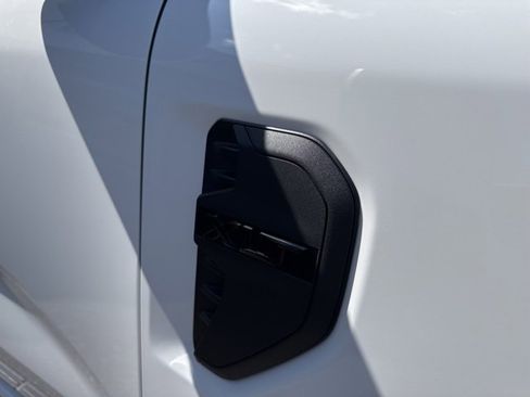 New 2025 Ford Ranger XLT w/ FX4 Off-Road Package image 32