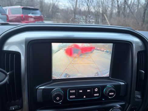 Used 2018 Chevrolet Silverado 1500 LTZ image 20