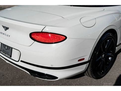 Used 2024 Bentley Continental GT V8 image 13