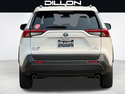Used 2022 Toyota RAV4 LE AWD/4WD image 5
