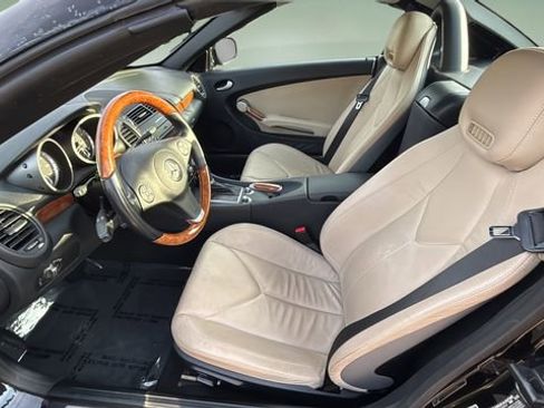 Used 2010 Mercedes-Benz SLK 300 image 18