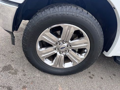 Used 2019 Ford F150 Lariat w/ Equipment Group 502A Luxury image 9