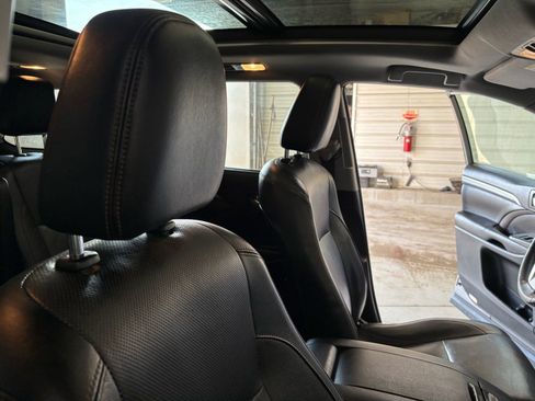 Used 2018 Toyota Highlander Limited Platinum image 28