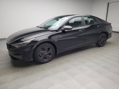 Used 2023 Hyundai Elantra SEL FWD image 2
