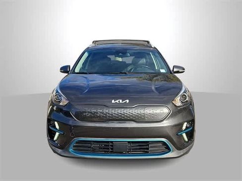 Used 2022 Kia Niro EX image 3