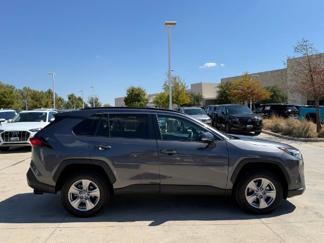 Used 2024 Toyota RAV4 XLE FWD image 7