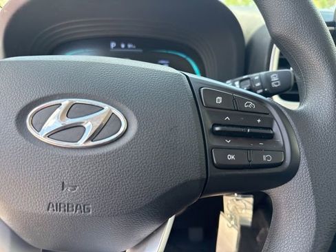 Used 2024 Hyundai Venue SE FWD image 39