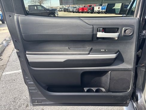 Used 2014 Toyota Tundra Limited w/ Limited Premium Package image 39