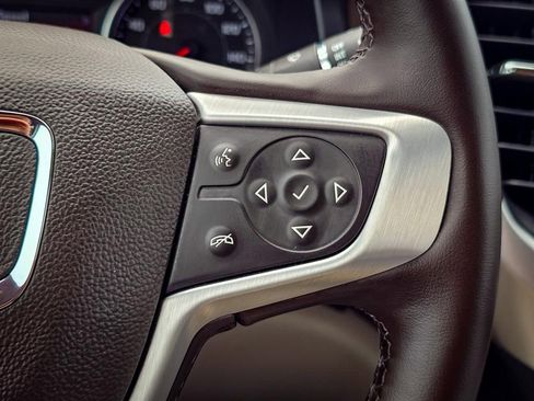 Certified 2023 GMC Acadia SLT w/ Preferred Package image 25