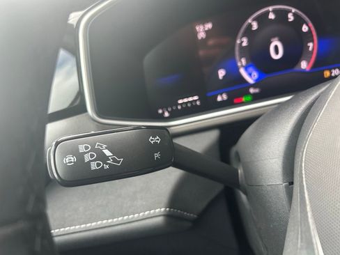 New 2026 Volkswagen Taos SE image 21