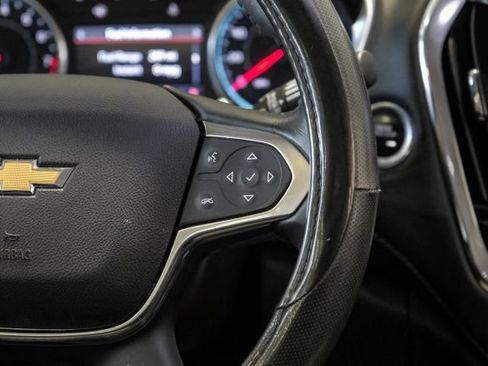 Used 2020 Chevrolet Traverse LT FWD image 25