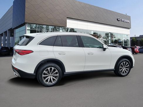 Used 2024 Mercedes-Benz GLC 300 image 2