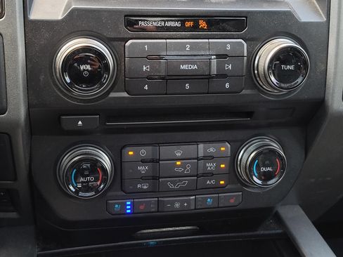 Used 2018 Ford F150 Raptor w/ Equipment Group 802A Luxury AWD/4WD image 25