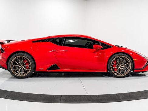 Used 2023 Lamborghini Huracan Tecnica image 2