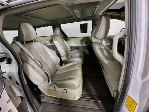 Used 2014 Toyota Sienna Limited w/ Limited Premium Package AWD/4WD image 30