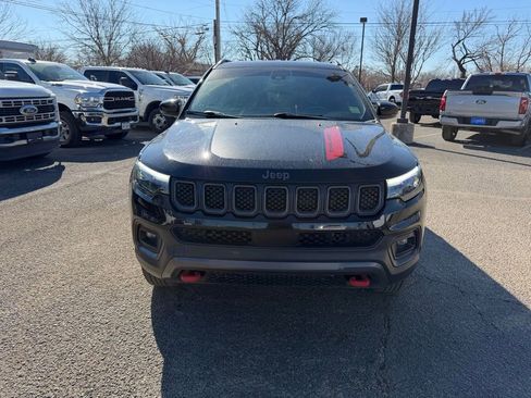 Used 2023 Jeep Compass Trailhawk w/ Trailhawk Elite Group image 2