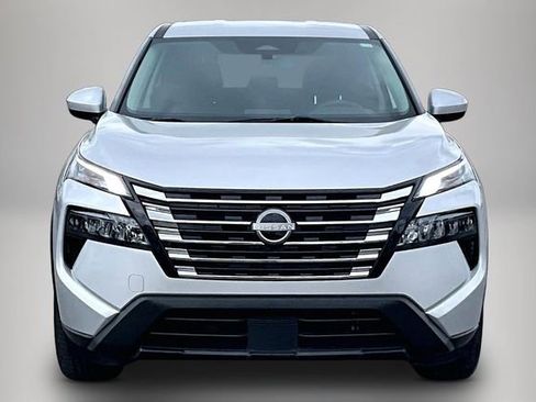 Certified 2024 Nissan Rogue SV FWD image 3