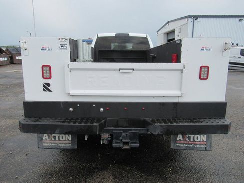 Used 2024 RAM 3500 Tradesman w/ Chrome Appearance Group AWD/4WD image 3