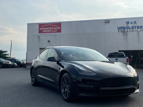 Used 2021 Tesla Model 3 Standard Range Plus RWD image 1