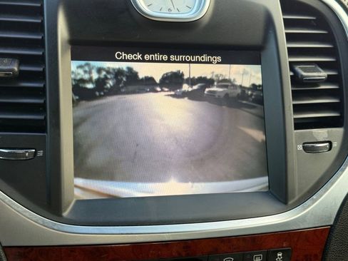 Used 2013 Chrysler 300 w/ Driver Convenience Group image 25