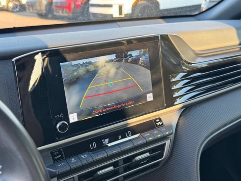 Used 2025 Toyota Camry SE FWD image 29