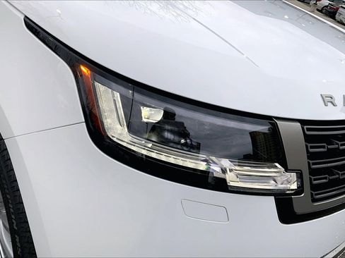 New 2026 Land Rover Range Rover Long Wheelbase SE image 13