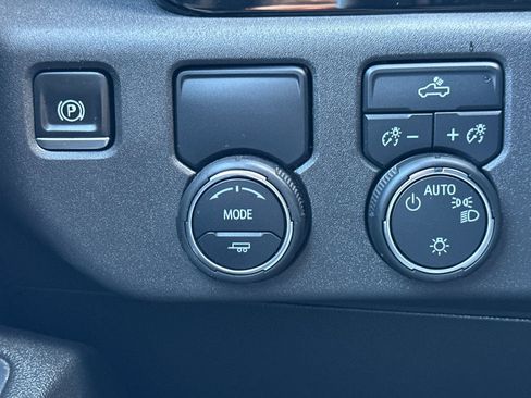 Certified 2023 Chevrolet Silverado 1500 LT RWD image 35