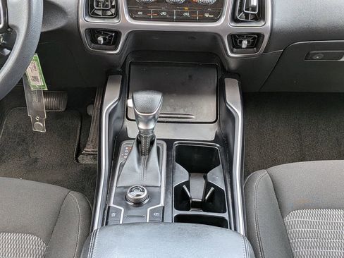 Used 2022 Kia Sorento LX image 21