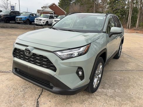 Used 2023 Toyota RAV4 XLE Premium image 2