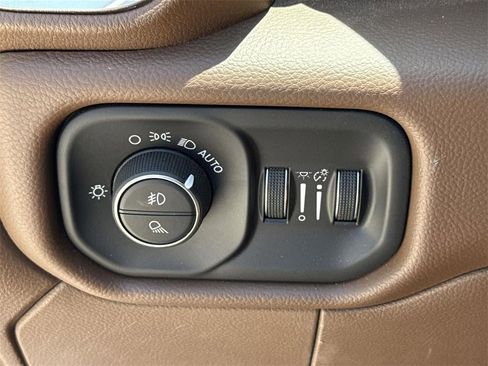 Used 2021 RAM 3500 Laramie image 17