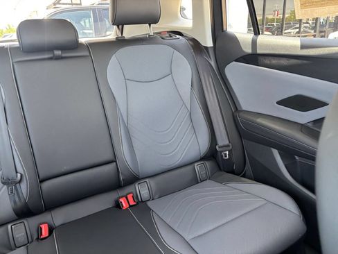 Used 2026 Volkswagen Tiguan SE AWD/4WD image 38