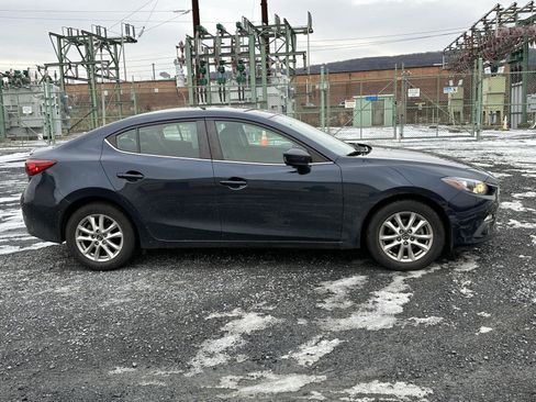 Used 2015 MAZDA MAZDA3 i Touring image 9