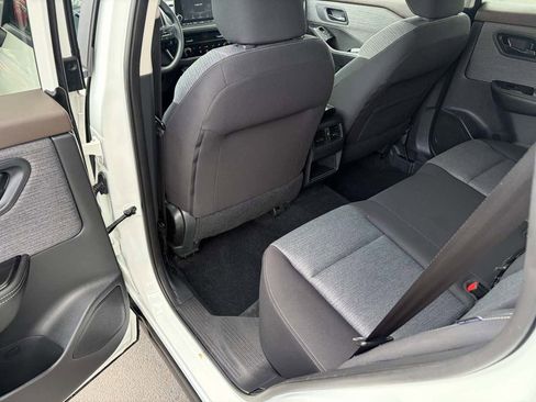 Used 2021 Nissan Rogue S AWD/4WD image 17