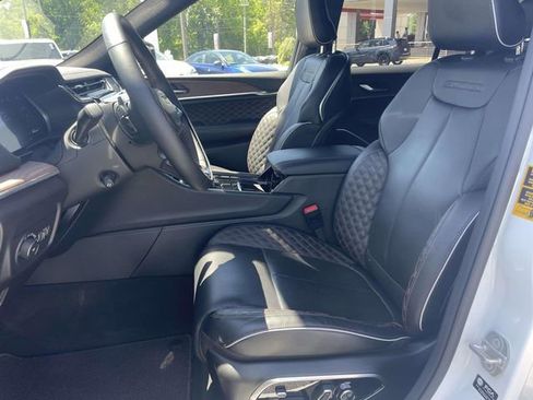 Used 2025 Jeep Grand Cherokee Summit image 14