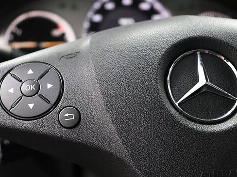 Used 2008 Mercedes-Benz C 300 Sedan image 29