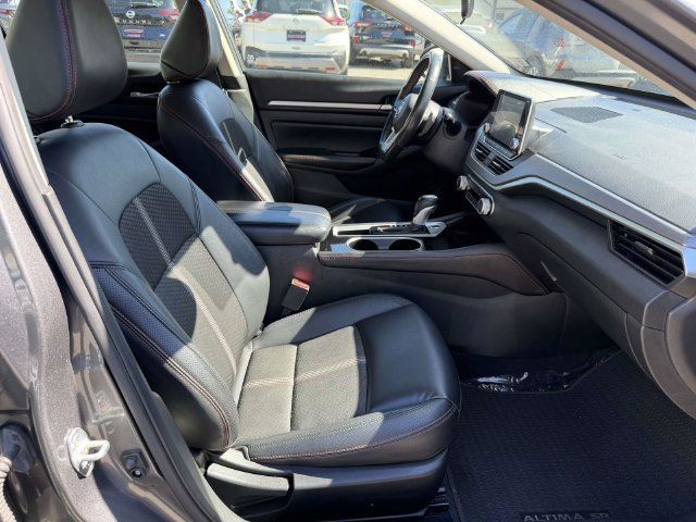 Used 2024 Nissan Altima 2.5 SR FWD image 10