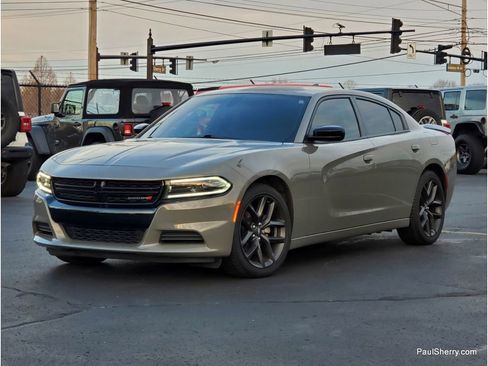 Used 2023 Dodge Charger SXT w/ Blacktop Package image 5