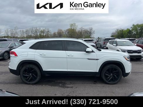 Used 2022 Volkswagen Atlas Cross Sport SE AWD/4WD image 4