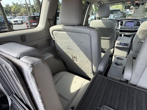Used 2016 Toyota Highlander Limited Platinum AWD/4WD image 50