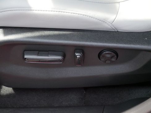 Used 2020 Honda CR-V Touring image 20