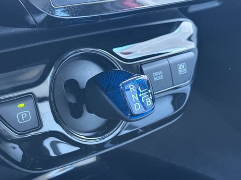 Used 2020 Toyota Prius Limited image 30