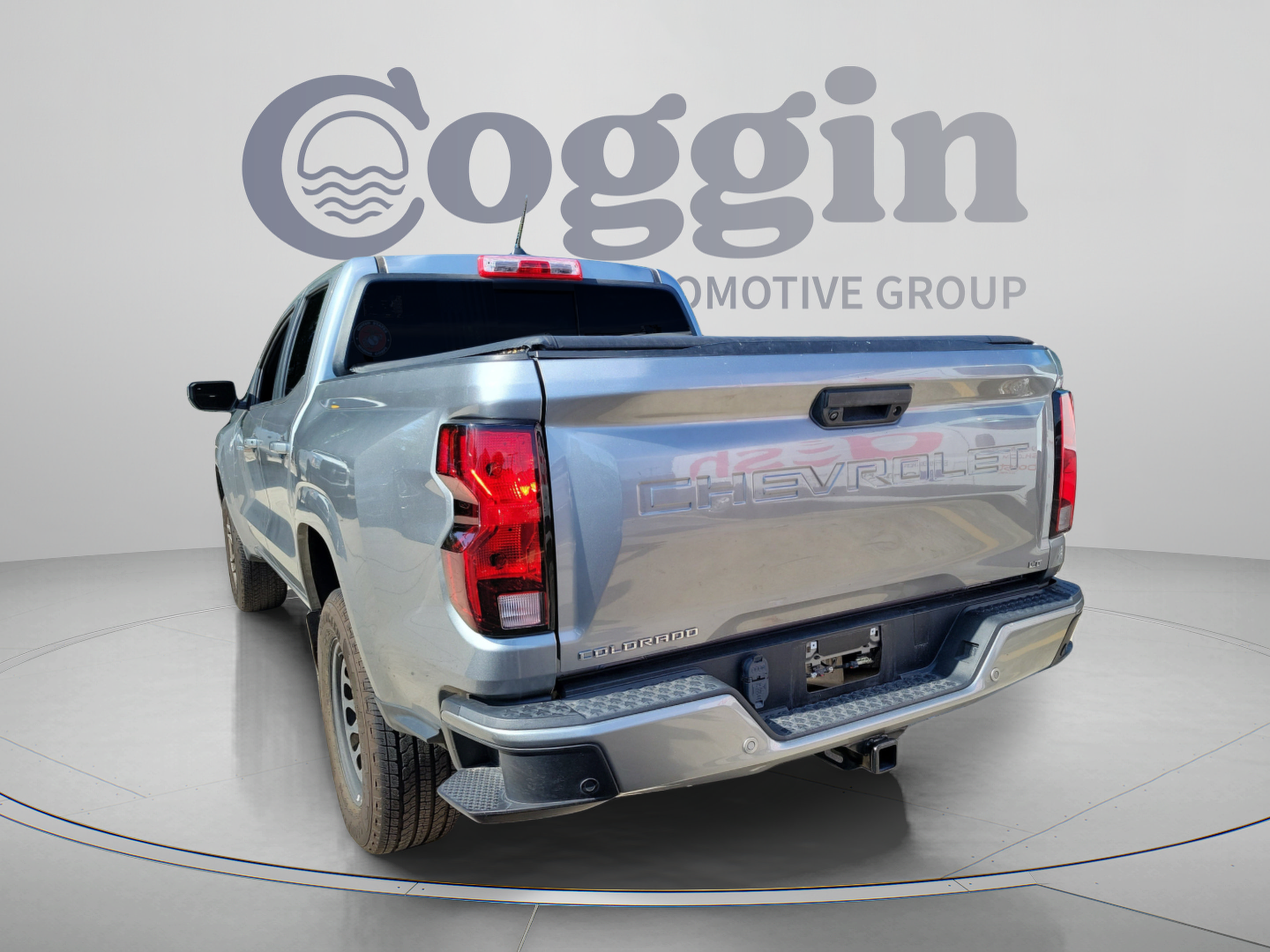 Used 2023 Chevrolet Colorado LT w/ LT Convenience Package II RWD image 2