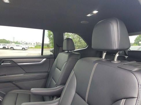 New 2026 GMC Acadia Elevation w/ Elevation Premium Package FWD image 10
