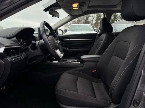 Used 2023 Nissan Altima 2.5 SV w/ SV Premium Package image 14