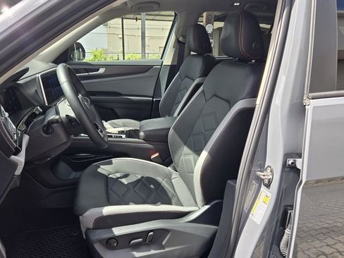 Certified 2025 Volkswagen Atlas Peak Edition SE image 13