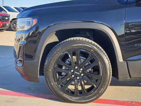 Certified 2023 GMC Acadia SLE w/ Driver Convenience Package image 12